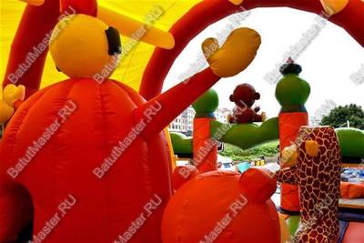 Надувной батут "Зверята с крышей 3" со скалодромом, 13*8*6 м