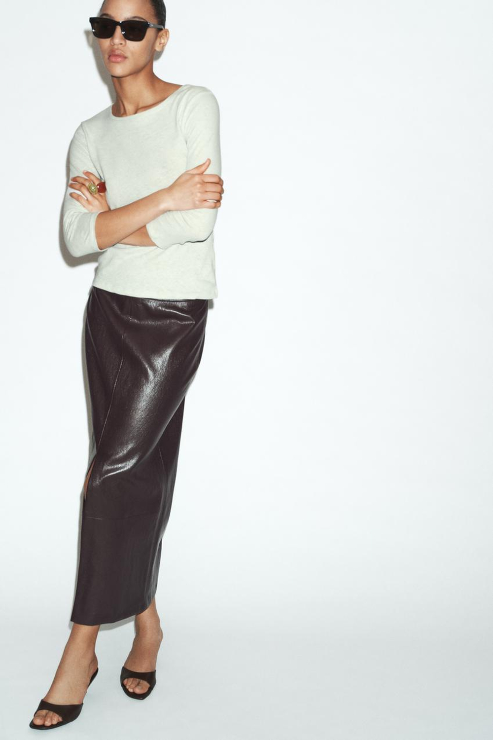 ZARA ФУТБОЛКА ИЗ ЛЬНА С ЭФФЕКТОМ ПОТЕРТОСТИ, ЦВЕТ МОРСКОЙ ВОЛНЫ