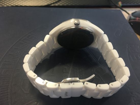 Женские керамические часы из Франции LeVier L 1632 M Wh вид сзади