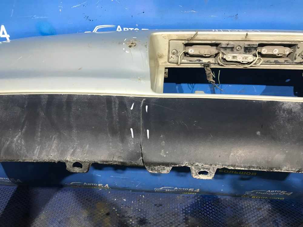 Бампер задний TOYOTA CARINA 1994