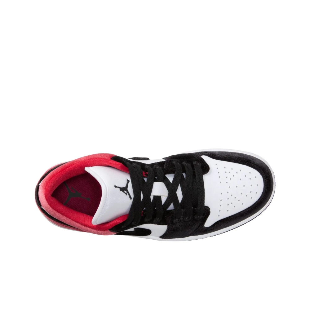 Женские кроссовки Air Jordan 1 Low SE 'Velvet Black Toe' FZ3242-001