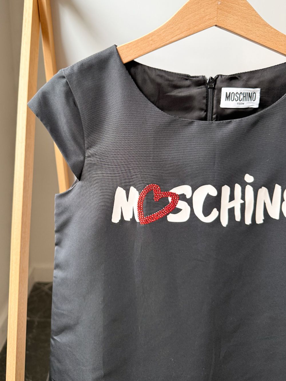 Платье Moschino, 140