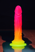 Фантазийный фаллоимитатор Mr. Pornstar, красный градиент - 22 см