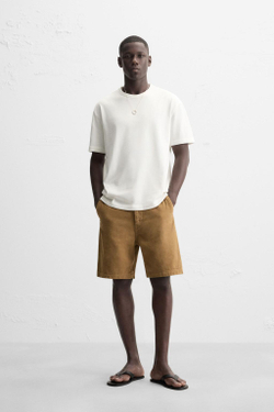 ZARA БАЗОВАЯ ФУТБОЛКА HEAVYWEIGHT С ОТДЕЛКОЙ РУБЧИКОМ, ЖЕЛТОВАТО-БЕЛЫЙ