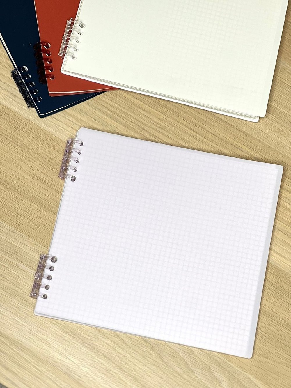 Блокнот квадратный в клетку 60л 195х210 мм сиреневый (8808-011)