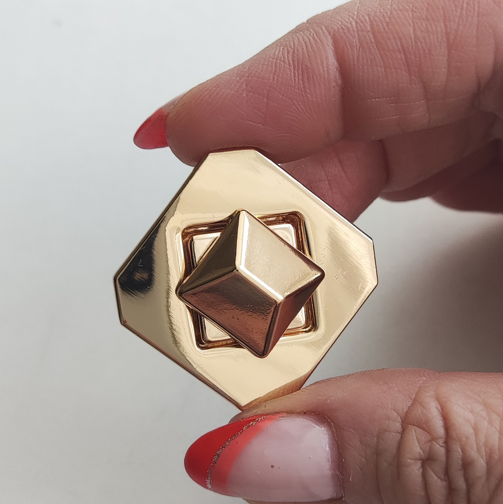 Замок вертушка на винтах Пирамида Золото