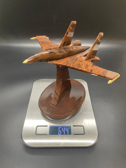 Истребитель из обсидиана в подарочной коробке