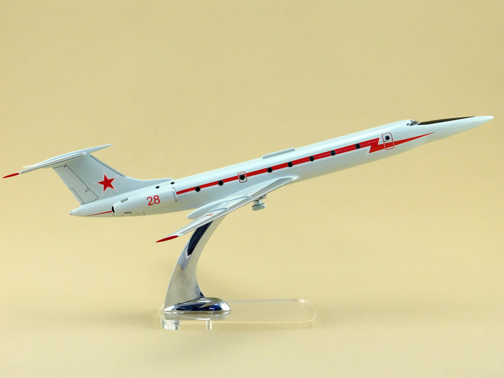 Модель самолета Ту-134 УБЛ (М1:100, ВВС, Красная полоса, звезда на киле)