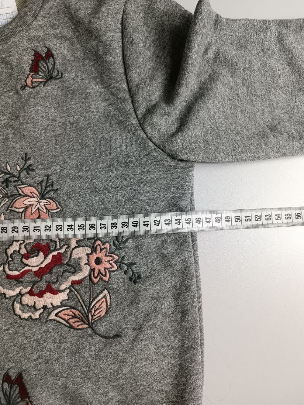 Толстовка  COLIN'S с вышивкой 44 размер