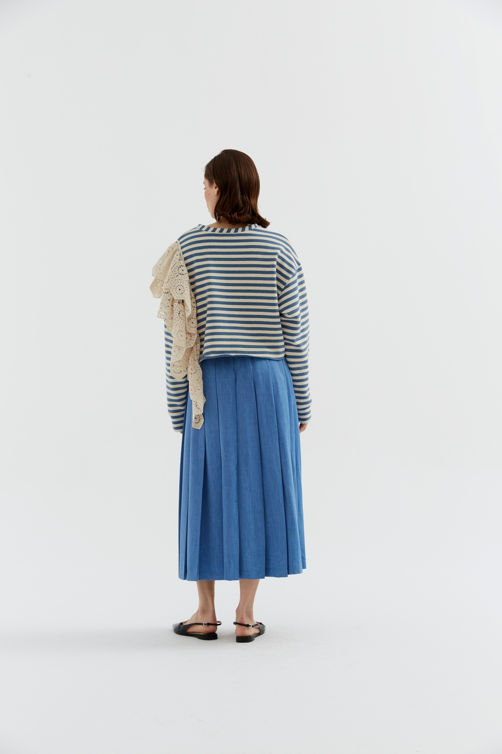 Свитшот укороченный с рюшей