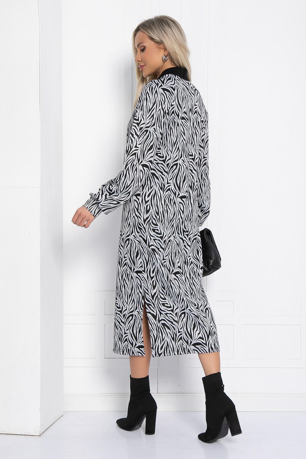 Платье Белые ночи (черно-белое) П12305-19 LT Collection