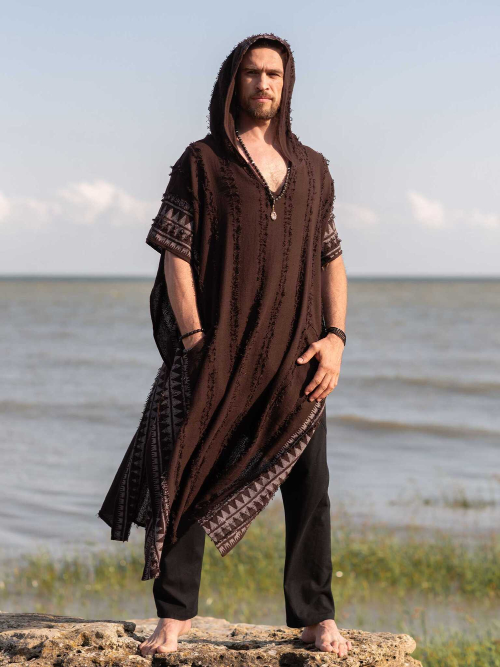 Накидка-пончо с капюшоном Tribal (коричневая)