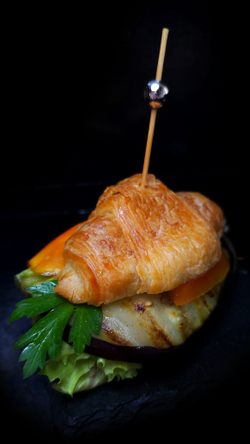 Сливочный круассан веган с овощами