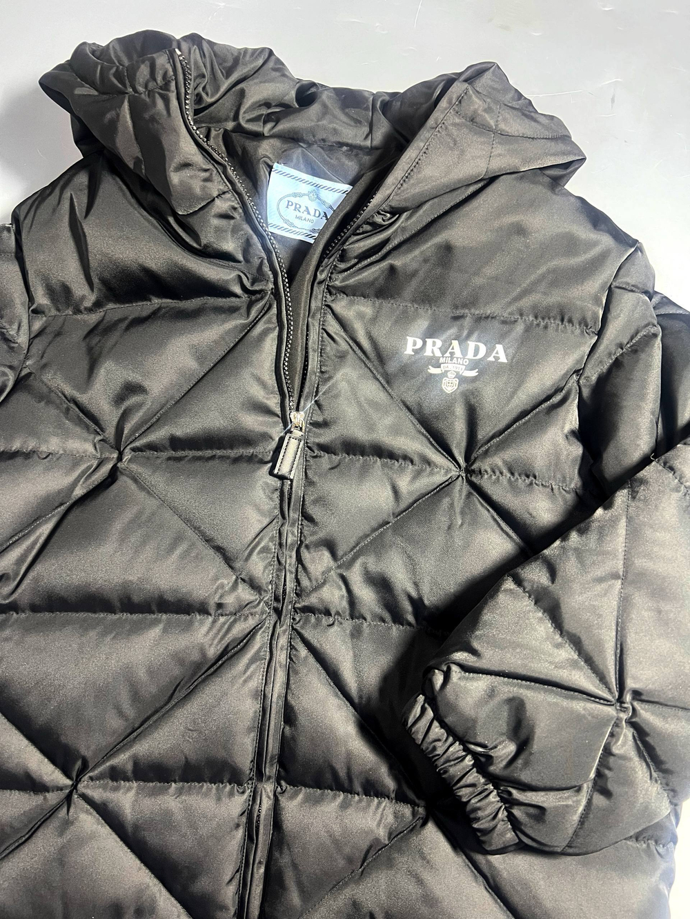 Пуховик Prada