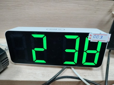 Часы-VST-DS - 003  Зеркальные