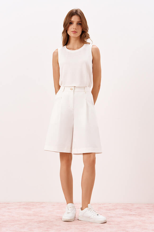 31157 Шорты женские (молочный)