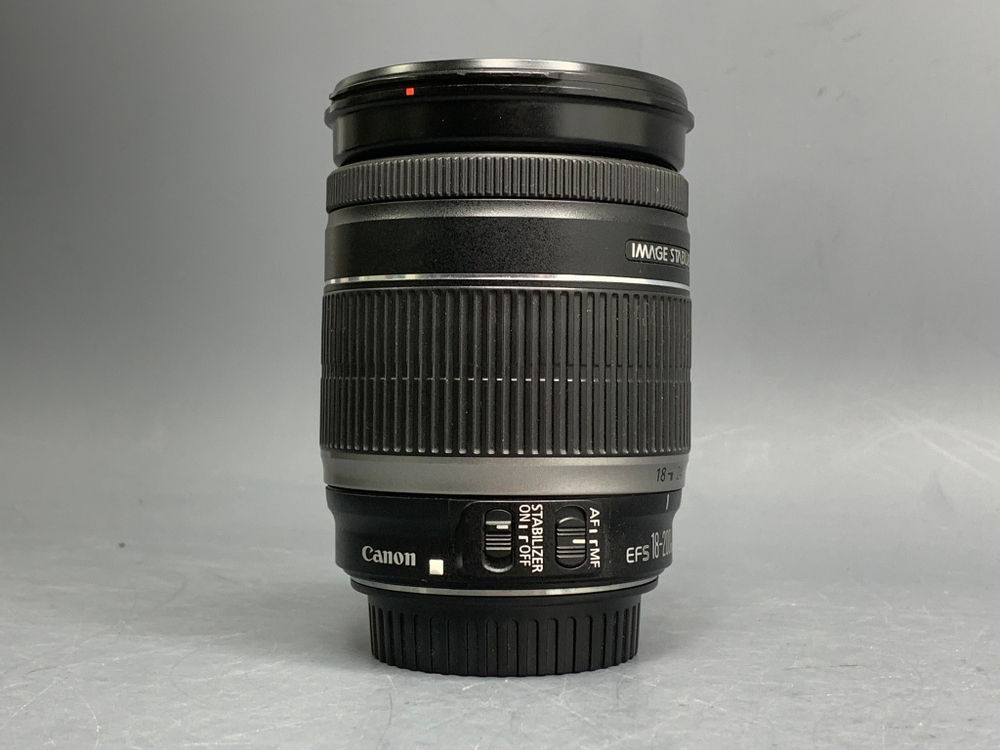 Canon EF-S 18-200mm 3.5-5.6 IS