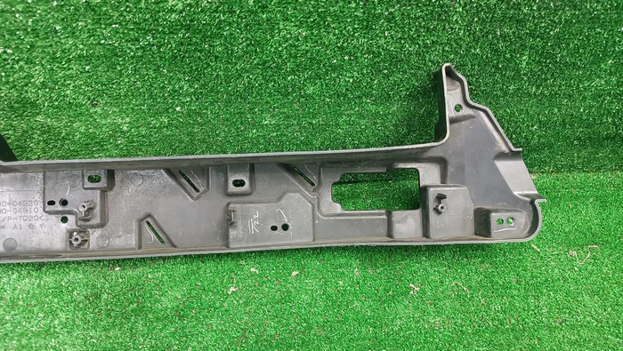 Кронштейн решетки радиатора Lexus LX 3 (2015-2023)