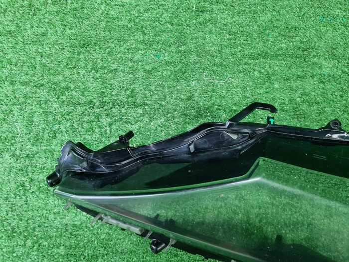 Стекло фары левое Toyota Camry xv70 (2020-н.в.)