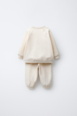 ZARA БАЗОВЫЙ КОМПЛЕКТ ИЗ ТОЛСТОВКИ И БРЮК-ДЖОГГЕРОВ, ЭКРЮ