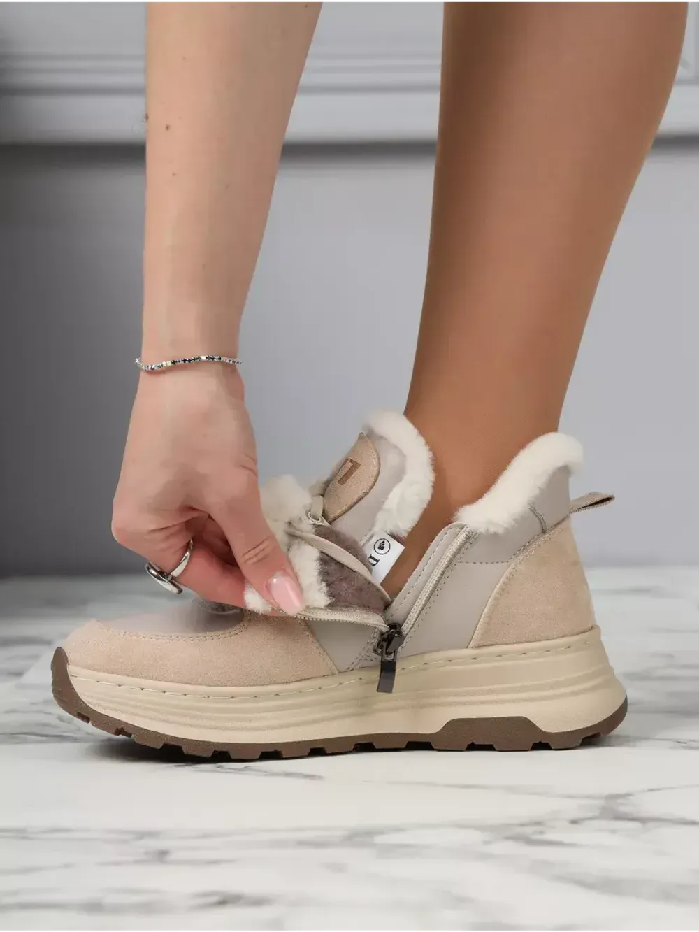 Кроссовки зимние