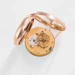 Антикварные золотые карманные часы XVIII века