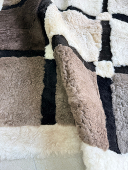 Ковер прямоугольный натуральный мех овчина, 200 х 180 см.