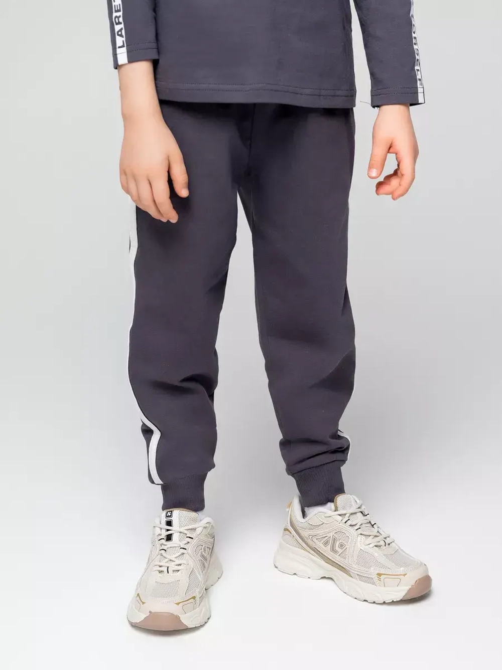 Спортивный костюм для мальчика в школу