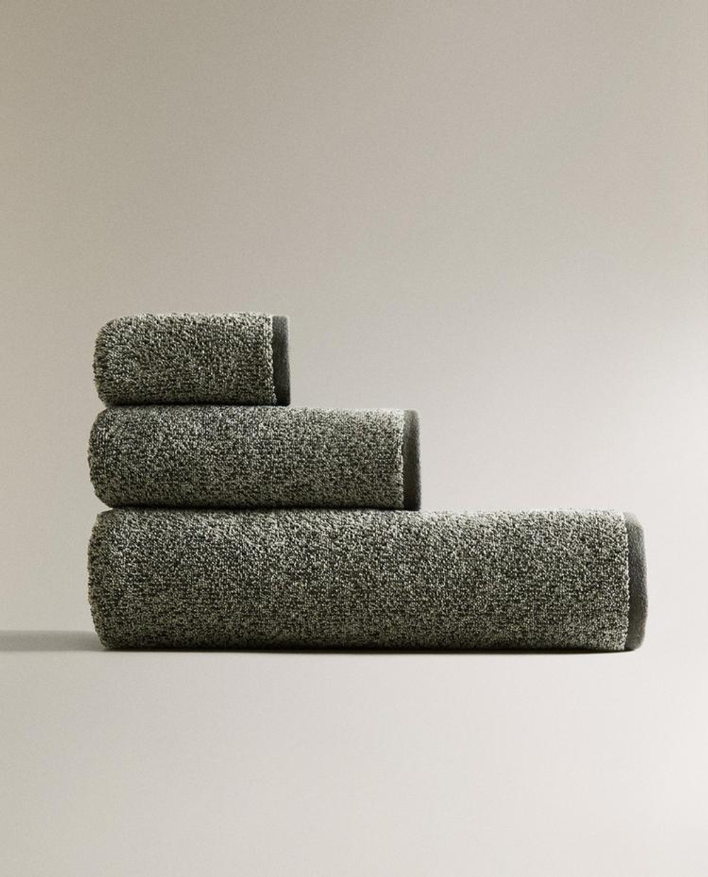 ZARA HOME ПОЛОТЕНЦЕ С МЕЛАНЖЕВЫМ УЗОРОМ, ЗЕЛЕНЫЙ