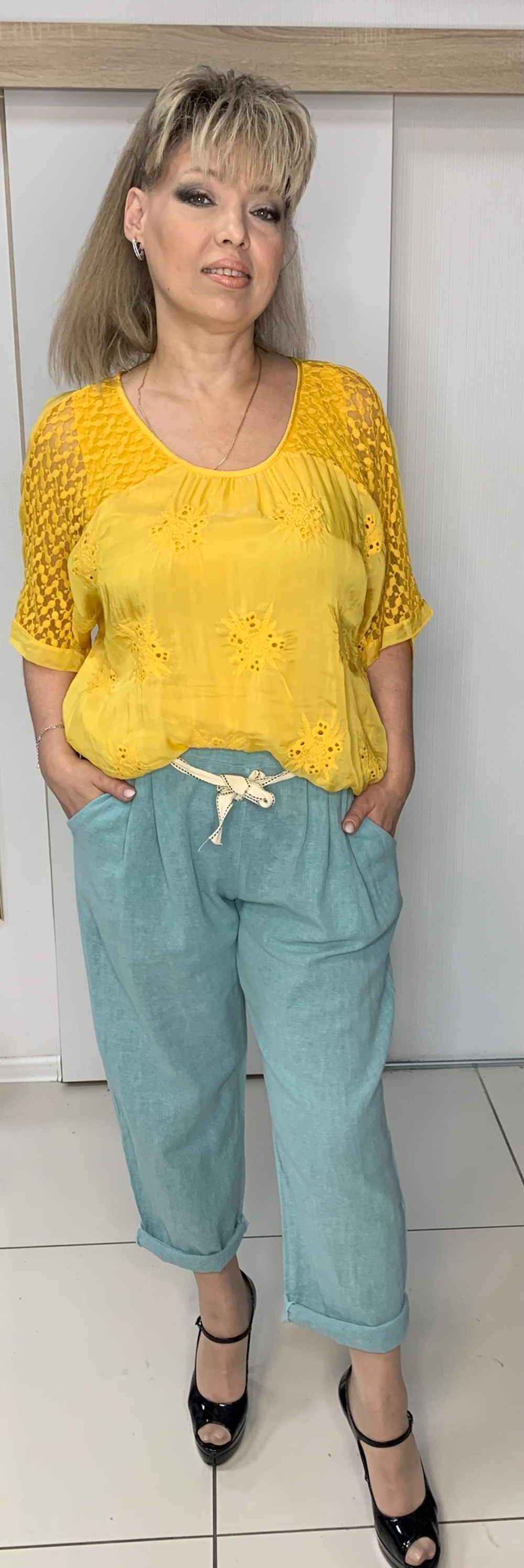 Нарядный двойной блузон с кружевами и шифоном