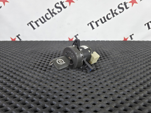 Замок зажигания в сборе с ключом