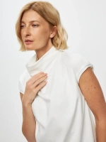 Футболка дизайнерская с цельнокроеным воротником