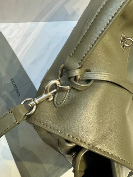 BALENCIAGA RODEO HANDBAG зеленый