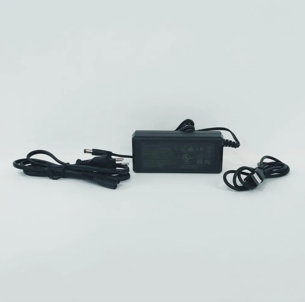 Автономное ПЗУ пуско-зарядное устройство (бустер) для легковых и грузовых автомобилей CARKU PRO MAX 2500A на 12/24 вольт