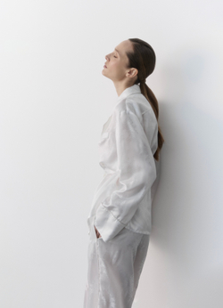 Костюм в пижамном стиле из вискозы Гуччи белый