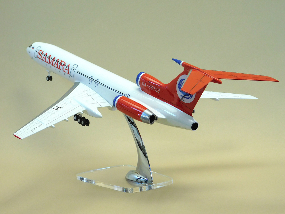 Модель самолета Ту-154М (М1:100, Самара) с шасси