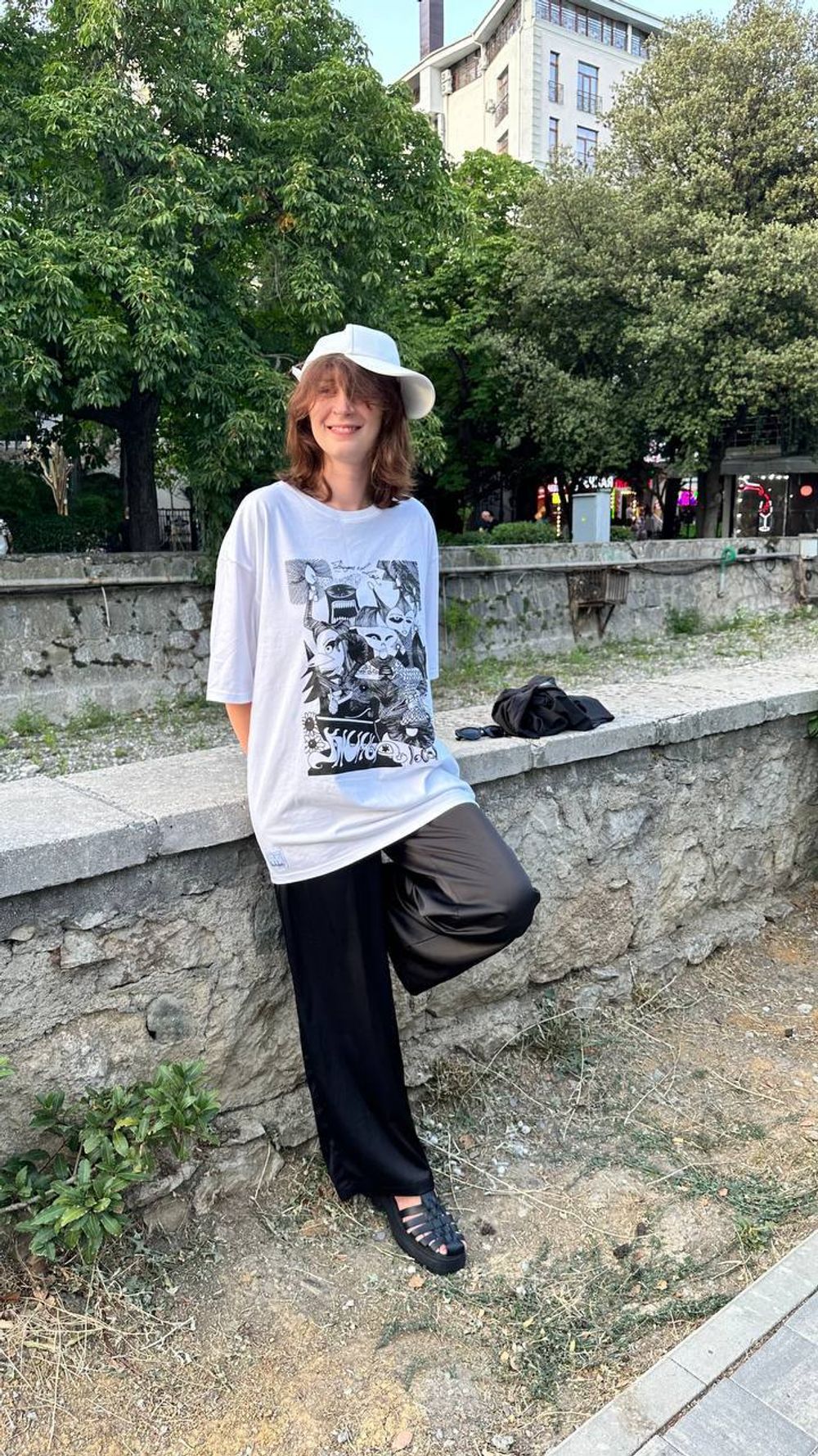 Футболка Klumba оверсайз с принтом белая