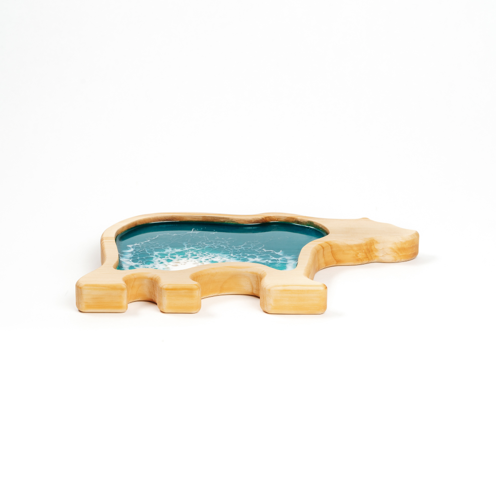 Деревянная менажница, блюдо с секциями из кедра с эпоксидной смолой. MG47