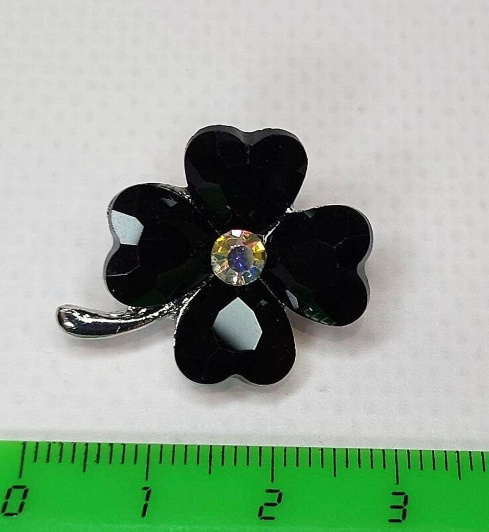 Брошь. Брошка. Клевер-четырехлистник — символ удачи. Цвет черный