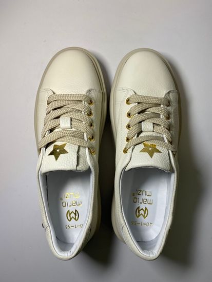 Кроссовки женские