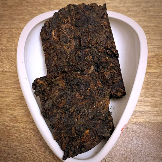 Шу Пуэр "Золотой Брикет" (ноябрь 2018), в разлом