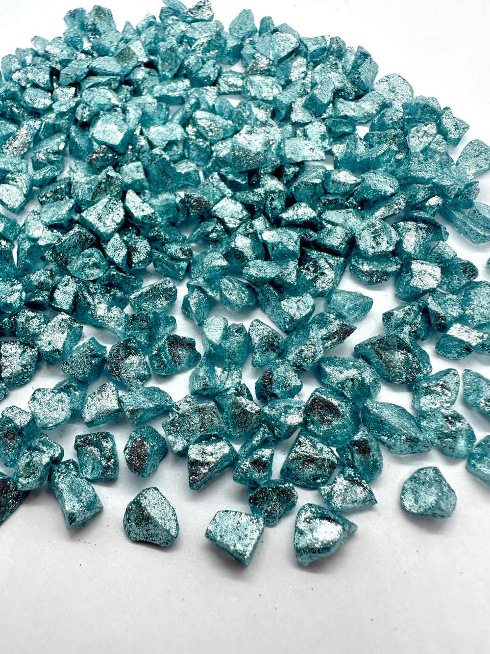 СТЕКЛЯННАЯ КРОШКА БЛЕСТЯЩАЯ СВЕТЛО-ГОЛУБАЯ