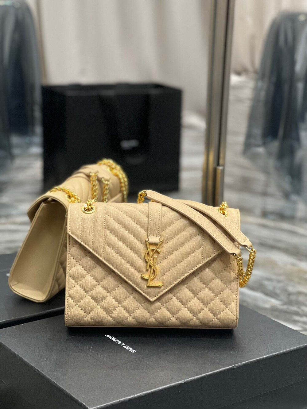 Yves Saint Laurent Envelope 24 cm