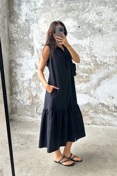 Черное прямое платье-рубашка миди с пуговицами TWOSS25EL00439