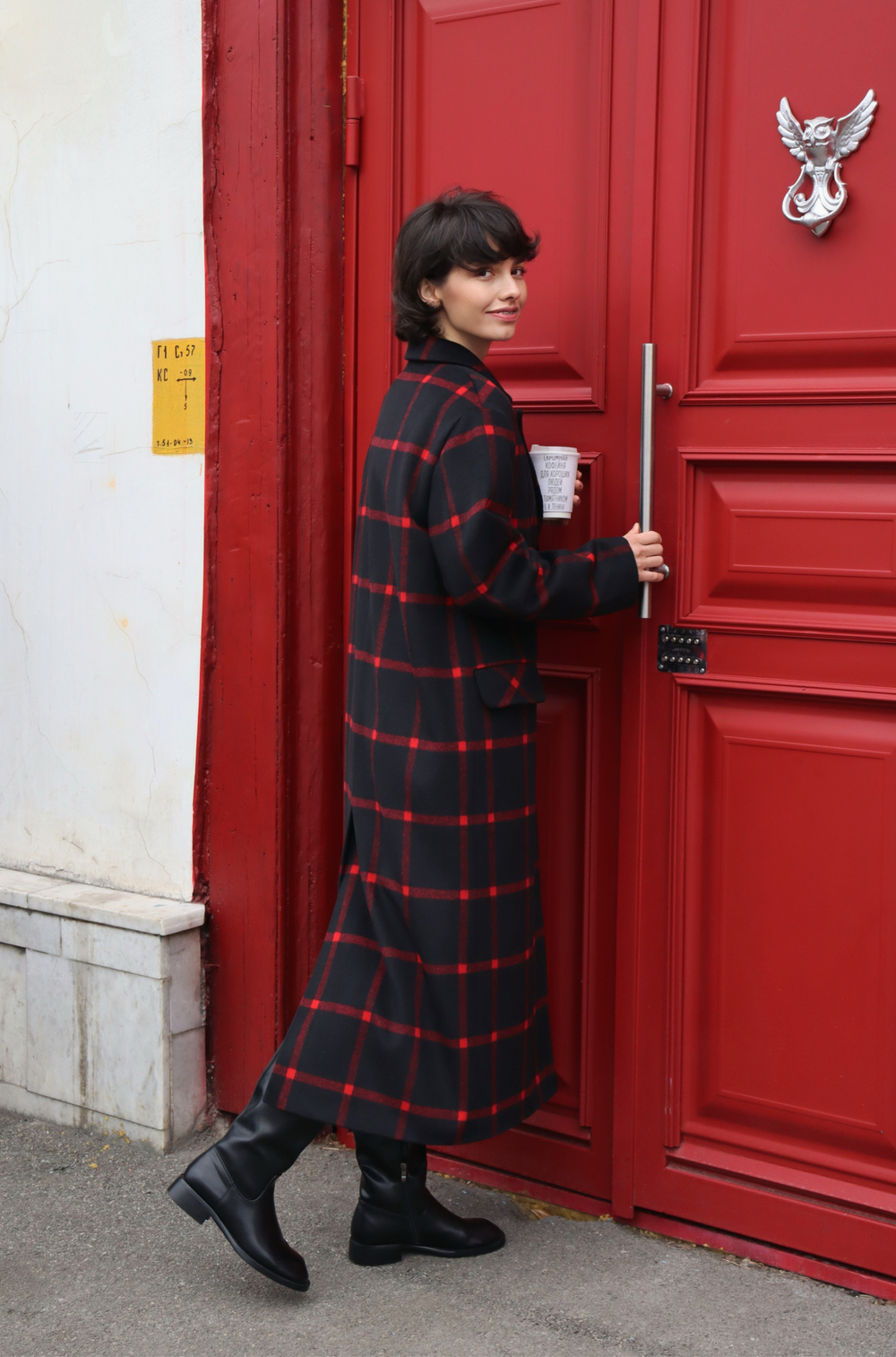 Пальто с мужского плеча