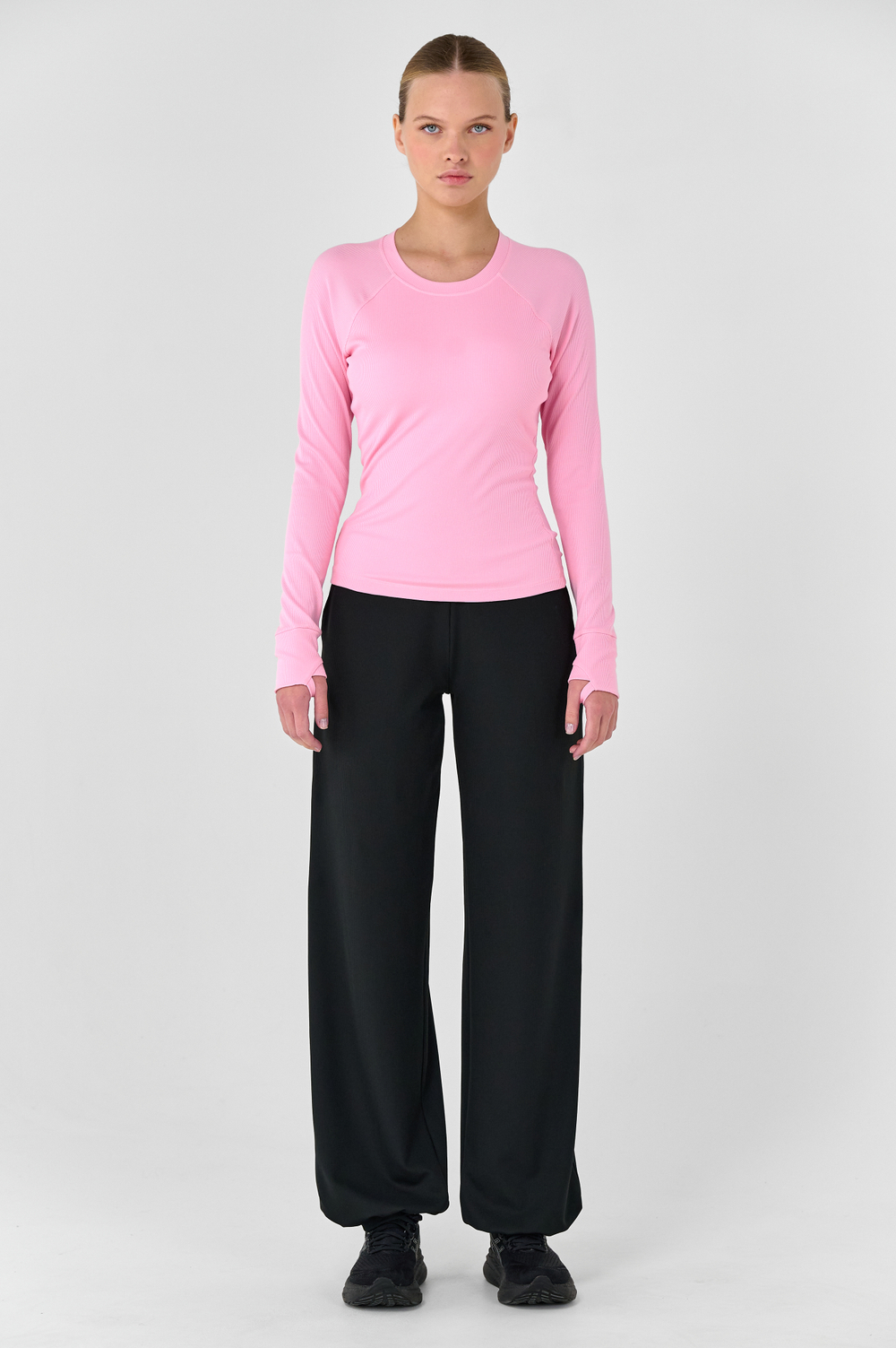 Лонгслив приталенный с чашками