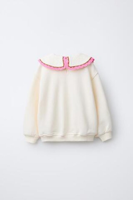 ZARA ТОЛСТОВКА С ВОРОТНИКОМ ИЗ КРУЖЕВА КРОШЕ, ЭКРЮ