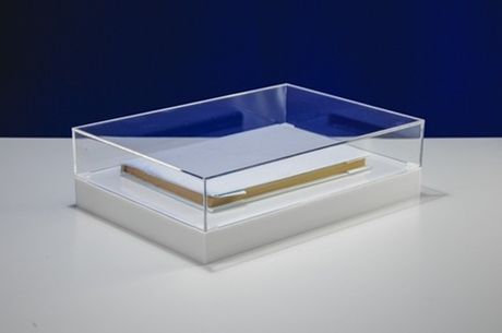 Колпак с белым основанием