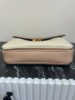 Сумка Louis Vuitton Pochette metis