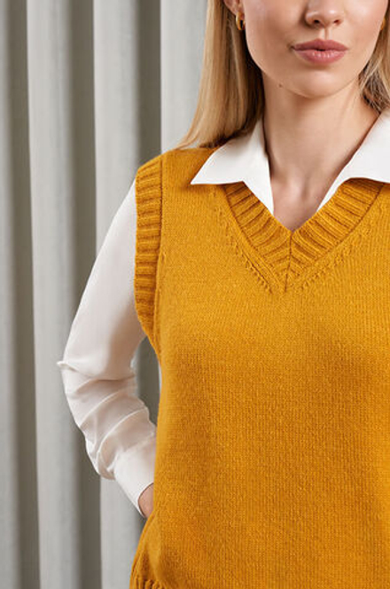 22896 Жилет женский (оранжевый)